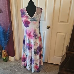 Floral Sleeveless V-Neck Dress